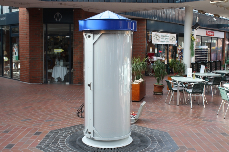 Litfaßsäule Boss - Bauhöhe 2,20 m, Ø = 80 cm Litfaßsäule Boss - Bauhöhe 2,20 m, Ø = 80 cm