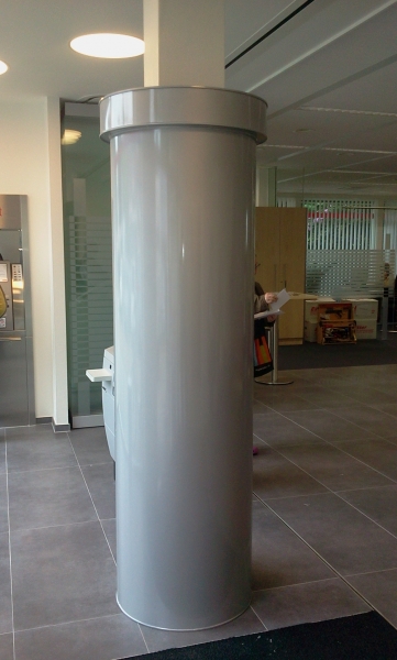 Pfostensäule Stadtsparkasse Hockstein - Bauhöhe 2,13 m, Ø 62 cm Pfostensäule Stadtsparkasse Hockstein - Bauhöhe 2,13 m, Ø 62 cm